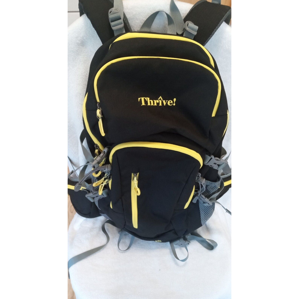 THRIVE MEDIUM BACKPACK 40L PERFECT FOR HIKING CAMPING BACKPACKING OR BIKING